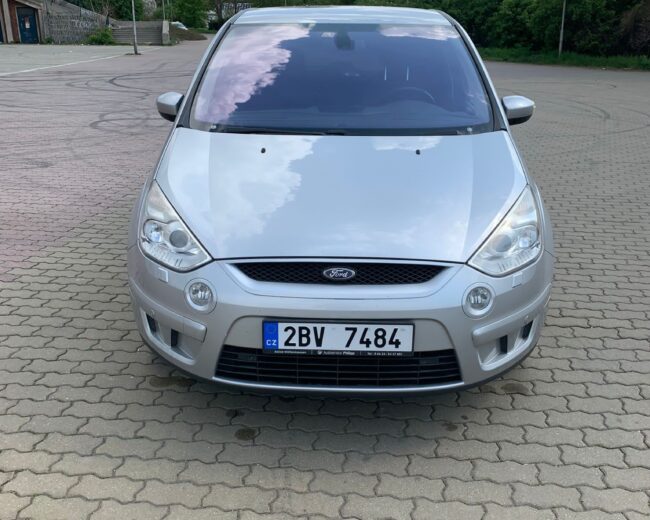 osobní automobil ford kombi