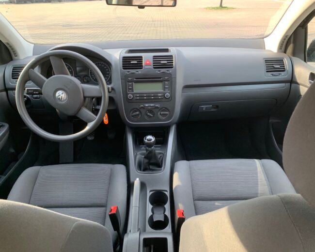osobní automobil Volskwagen golf